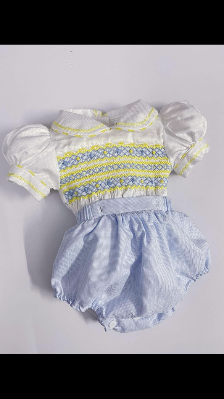 Boys’ Blue & Lemon Smocked Suit – Comes with Both Pairs of Pants 💙🍋✨